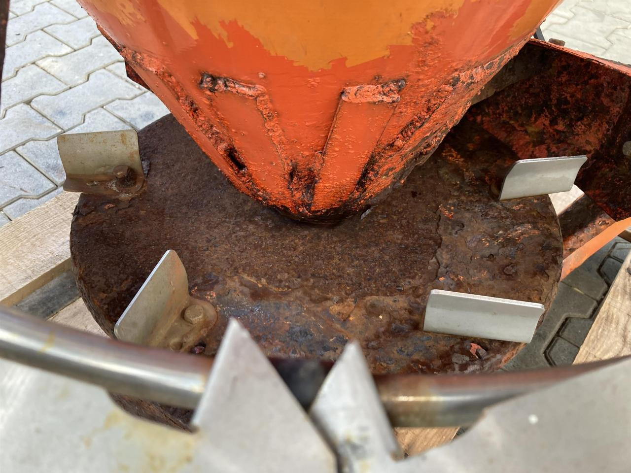 Amazone EK-S 260 - Fertilizer spreader: picture 4 Amazone EK-S 260 - Fertilizer spreader: picture 4