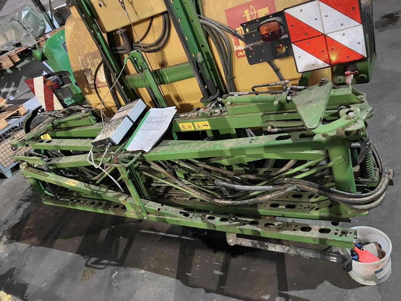 Amazone UF1000 - Trailed sprayer: picture 4 Amazone UF1000 - Trailed sprayer: picture 4