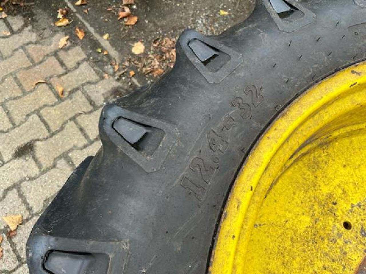 BKT 12.4-32 - Tire for Agricultural machinery: picture 3 BKT 12.4-32 - Tire for Agricultural machinery: picture 3