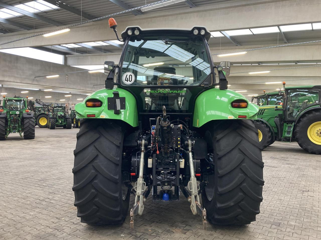 Deutz-Fahr 7210 TTV - Farm tractor: picture 4 Deutz-Fahr 7210 TTV - Farm tractor: picture 4
