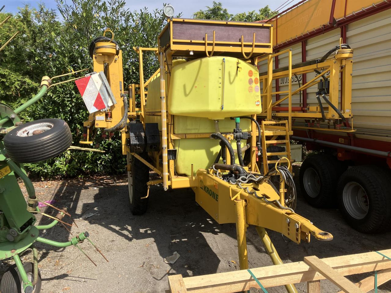 Dubex Junior 2500-27 - Trailed sprayer: picture 2 Dubex Junior 2500-27 - Trailed sprayer: picture 2