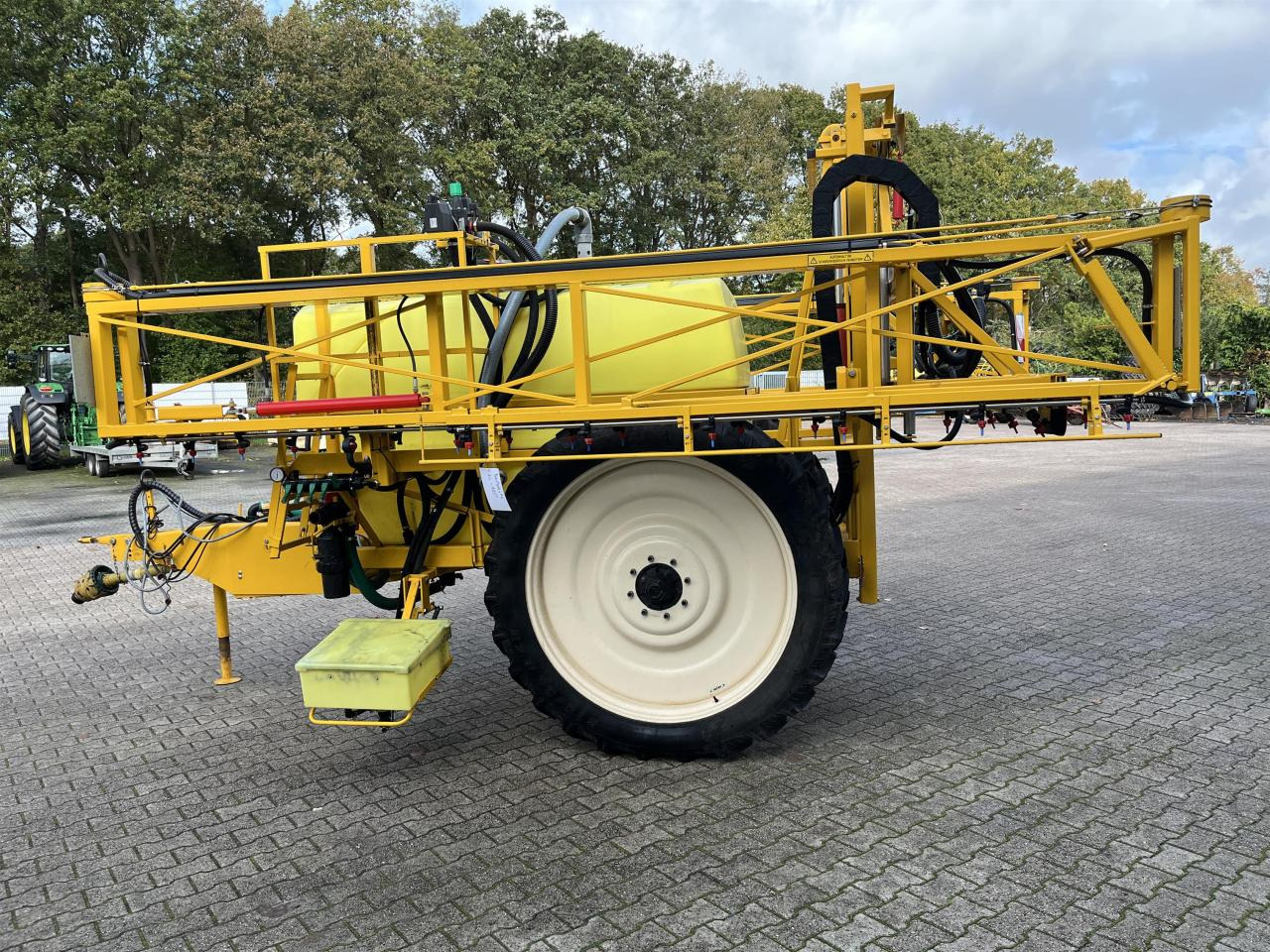 Dubex TYNDOR 2300 ltr. - Trailed sprayer: picture 2 Dubex TYNDOR 2300 ltr. - Trailed sprayer: picture 2