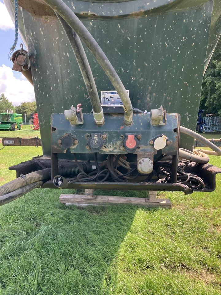 EMEK SLB 3 - Fertilizing equipment: picture 3 EMEK SLB 3 - Fertilizing equipment: picture 3