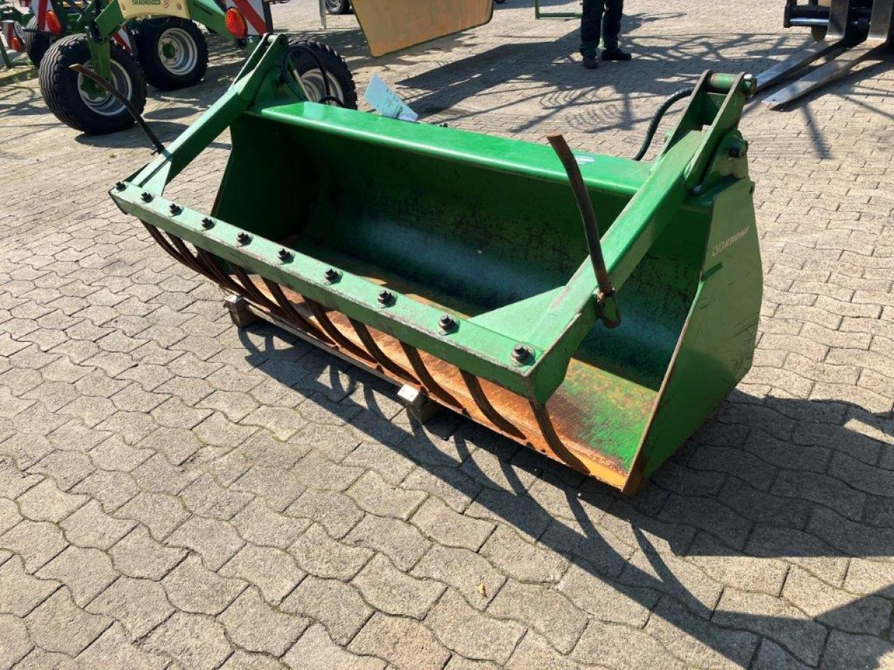 John Deere 2,20 m - Bucket: picture 1 John Deere 2,20 m - Bucket: picture 1