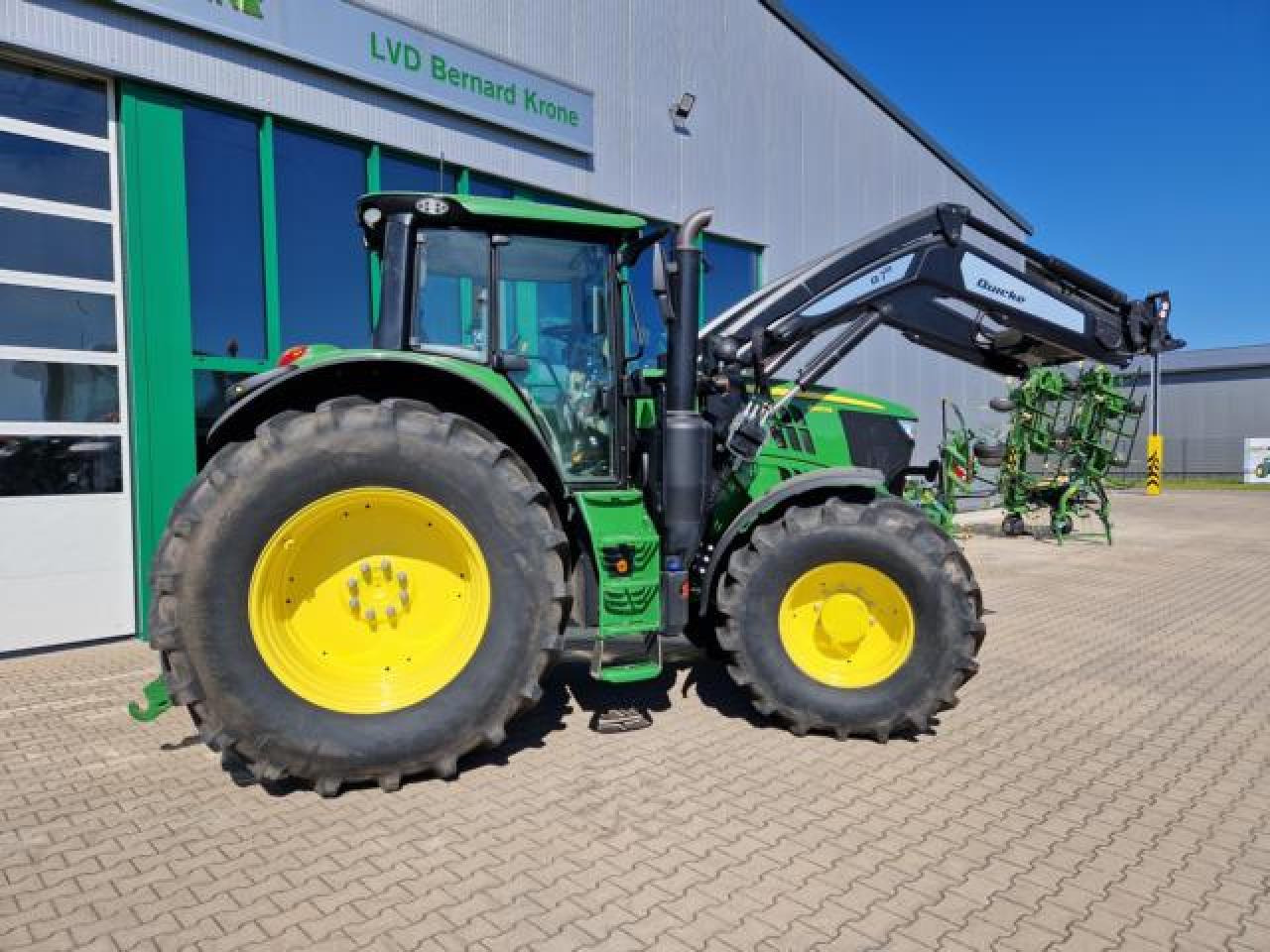 John Deere 6195M - Farm tractor: picture 4 John Deere 6195M - Farm tractor: picture 4