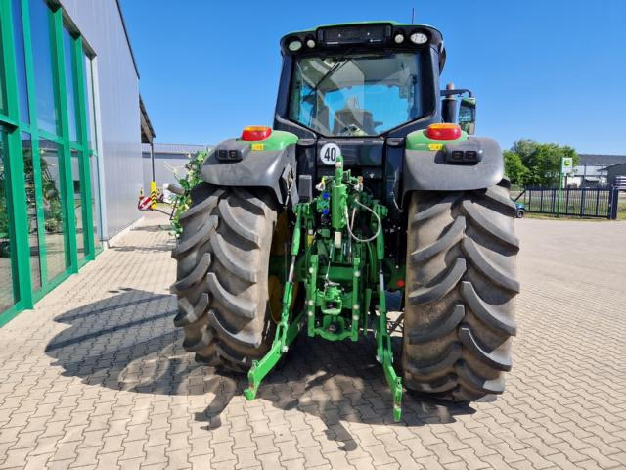John Deere 6195M - Farm tractor: picture 5 John Deere 6195M - Farm tractor: picture 5