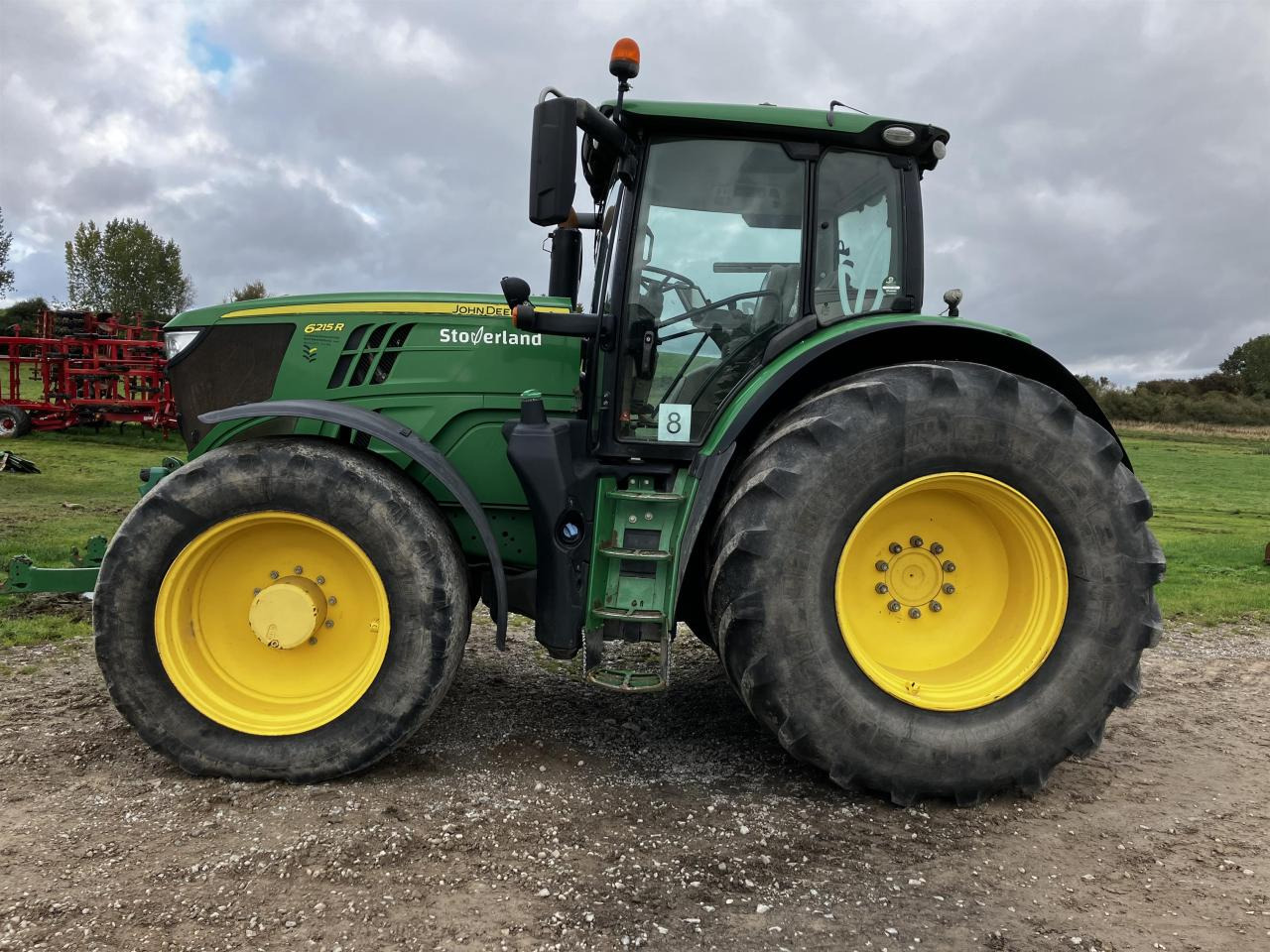 John Deere 6215R - Farm tractor: picture 1 John Deere 6215R - Farm tractor: picture 1