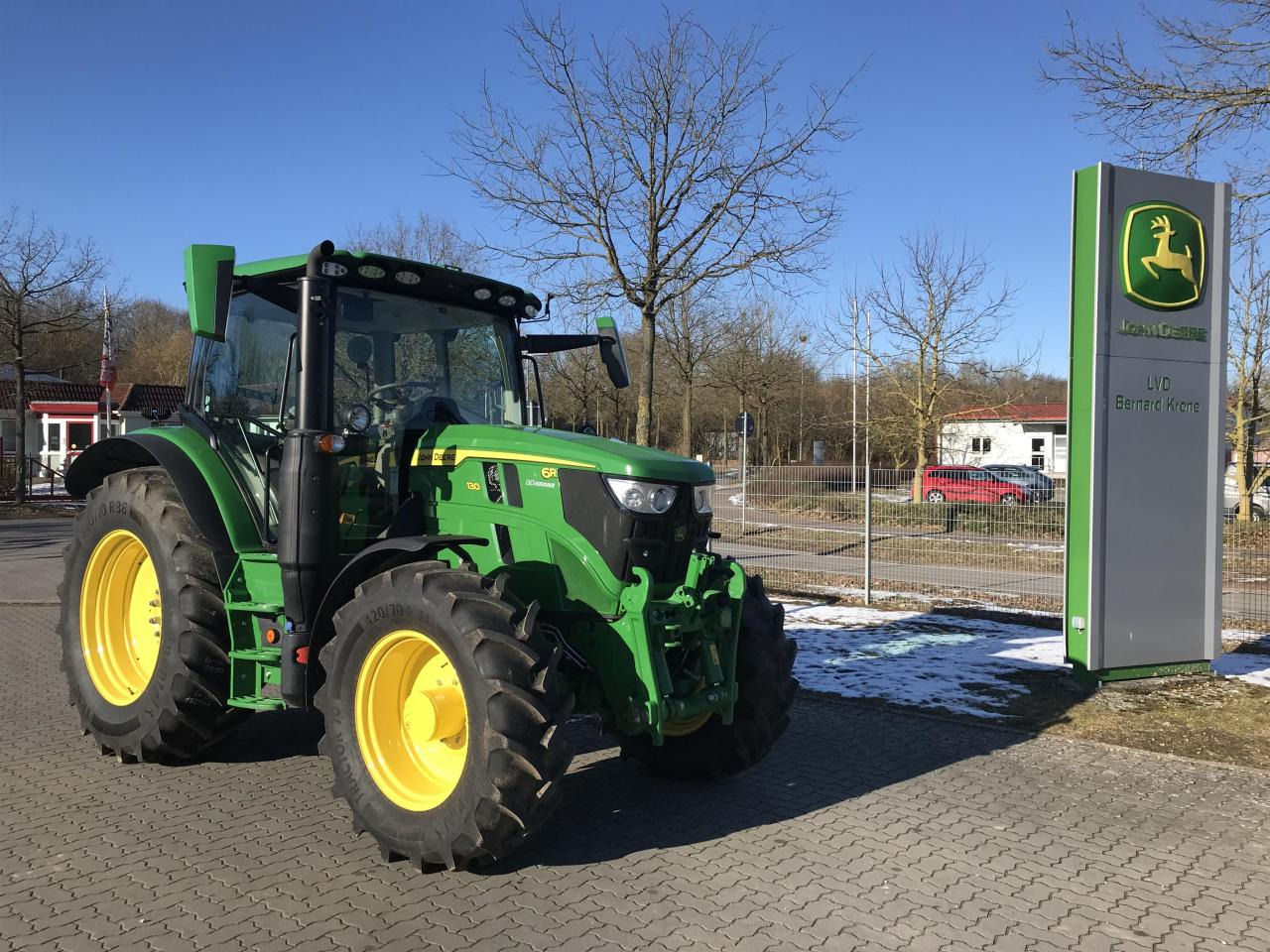 John Deere 6R 130 - Farm tractor: picture 1 John Deere 6R 130 - Farm tractor: picture 1