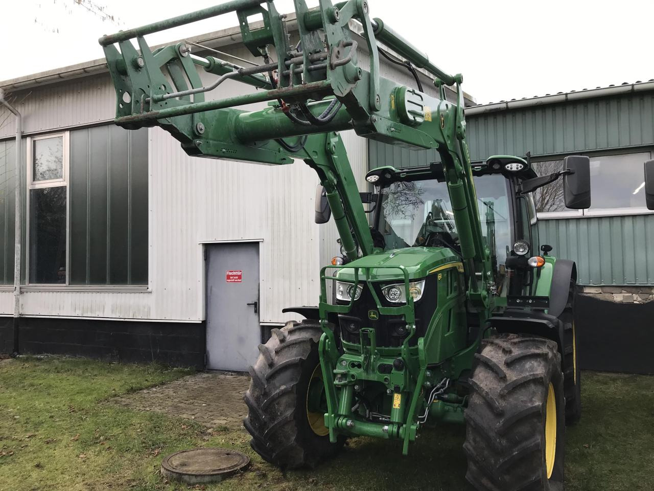 John Deere 6R 140 - Farm tractor: picture 1 John Deere 6R 140 - Farm tractor: picture 1