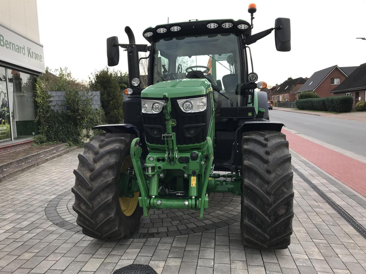 John Deere 6R 140 - Farm tractor: picture 2 John Deere 6R 140 - Farm tractor: picture 2