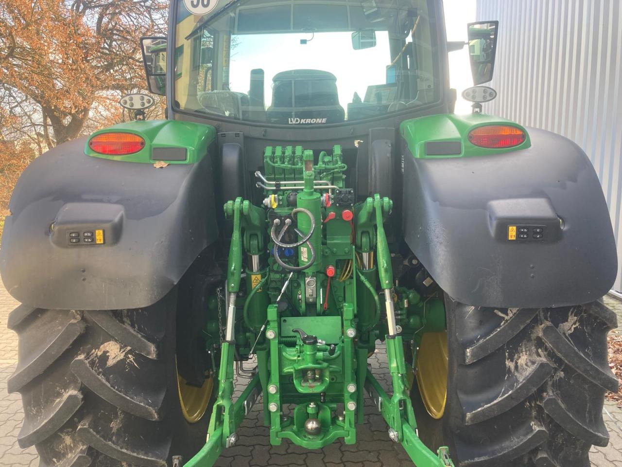 John Deere 6R 155 - Farm tractor: picture 3 John Deere 6R 155 - Farm tractor: picture 3