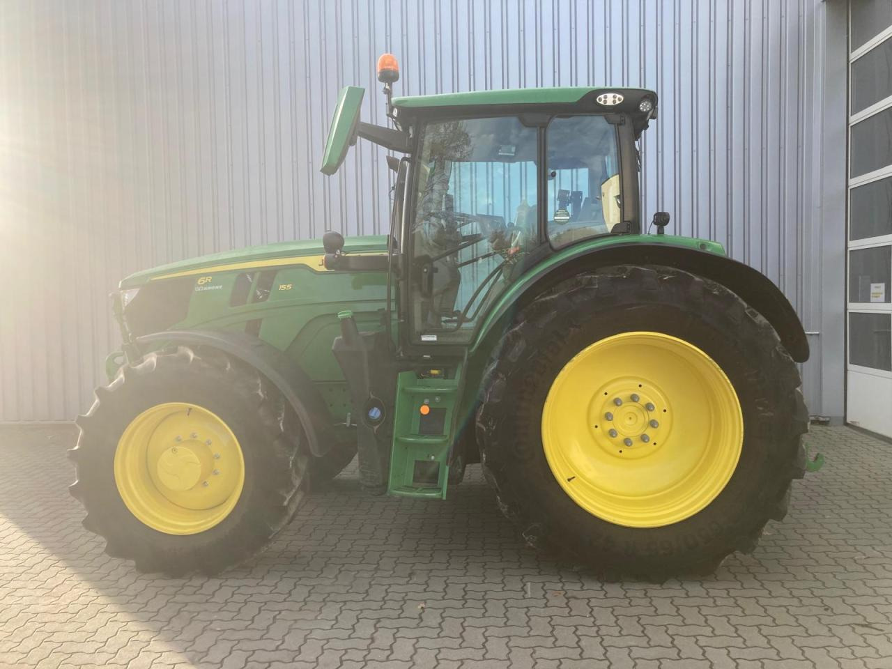 John Deere 6R 155 - Farm tractor: picture 1 John Deere 6R 155 - Farm tractor: picture 1