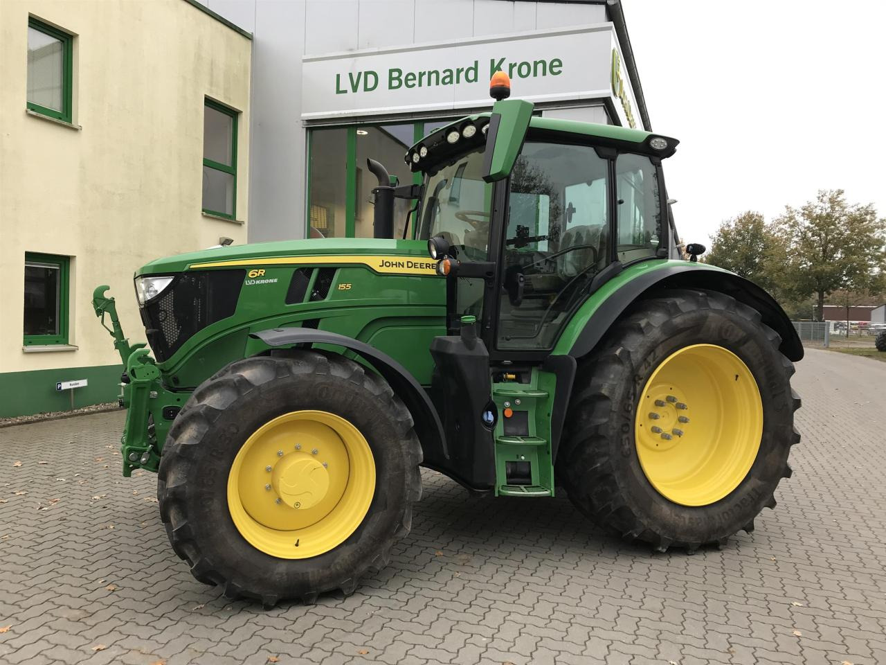 John Deere 6R 155 - Farm tractor: picture 1 John Deere 6R 155 - Farm tractor: picture 1