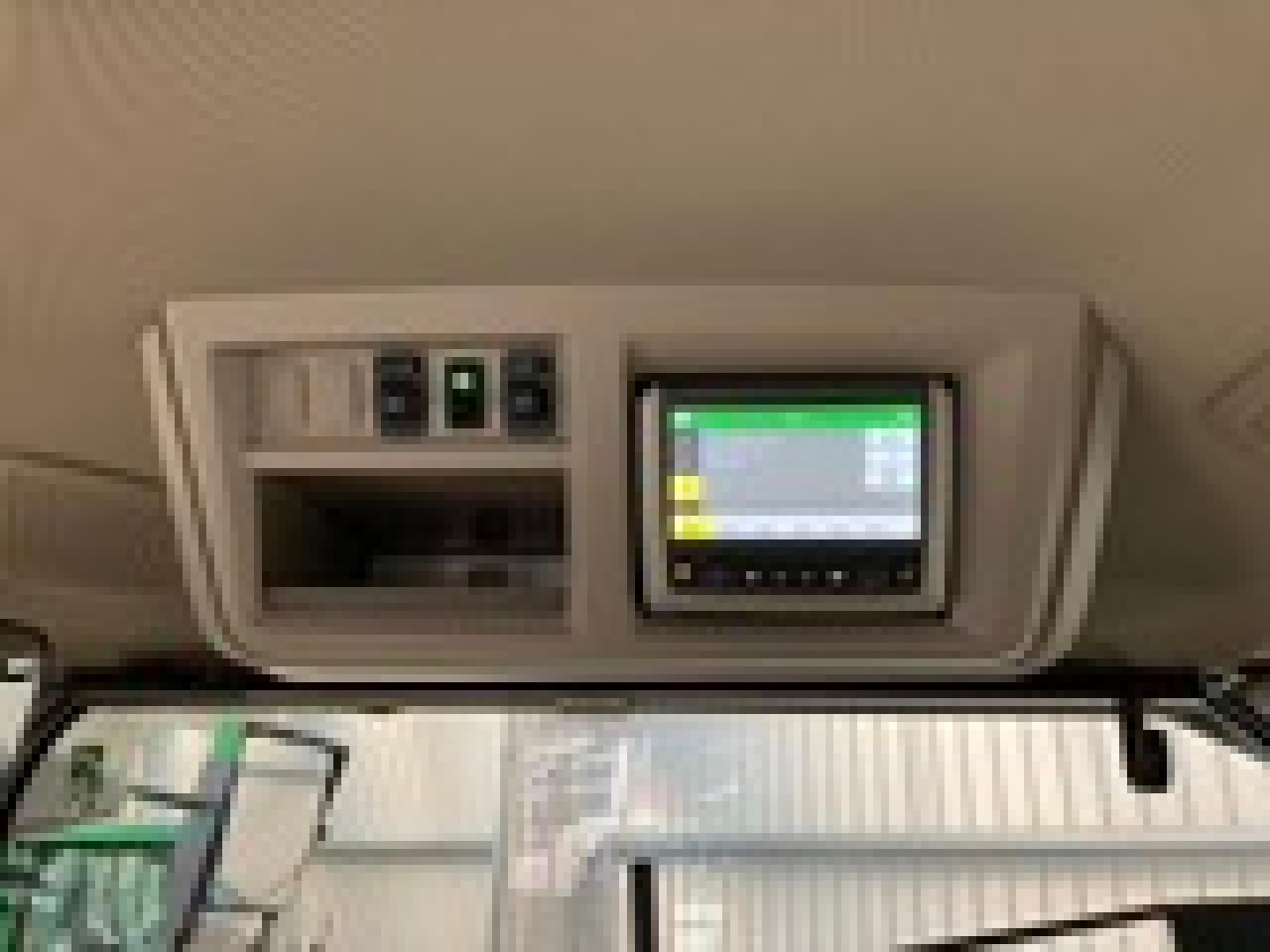 John Deere 7R 330 - Farm tractor: picture 5 John Deere 7R 330 - Farm tractor: picture 5