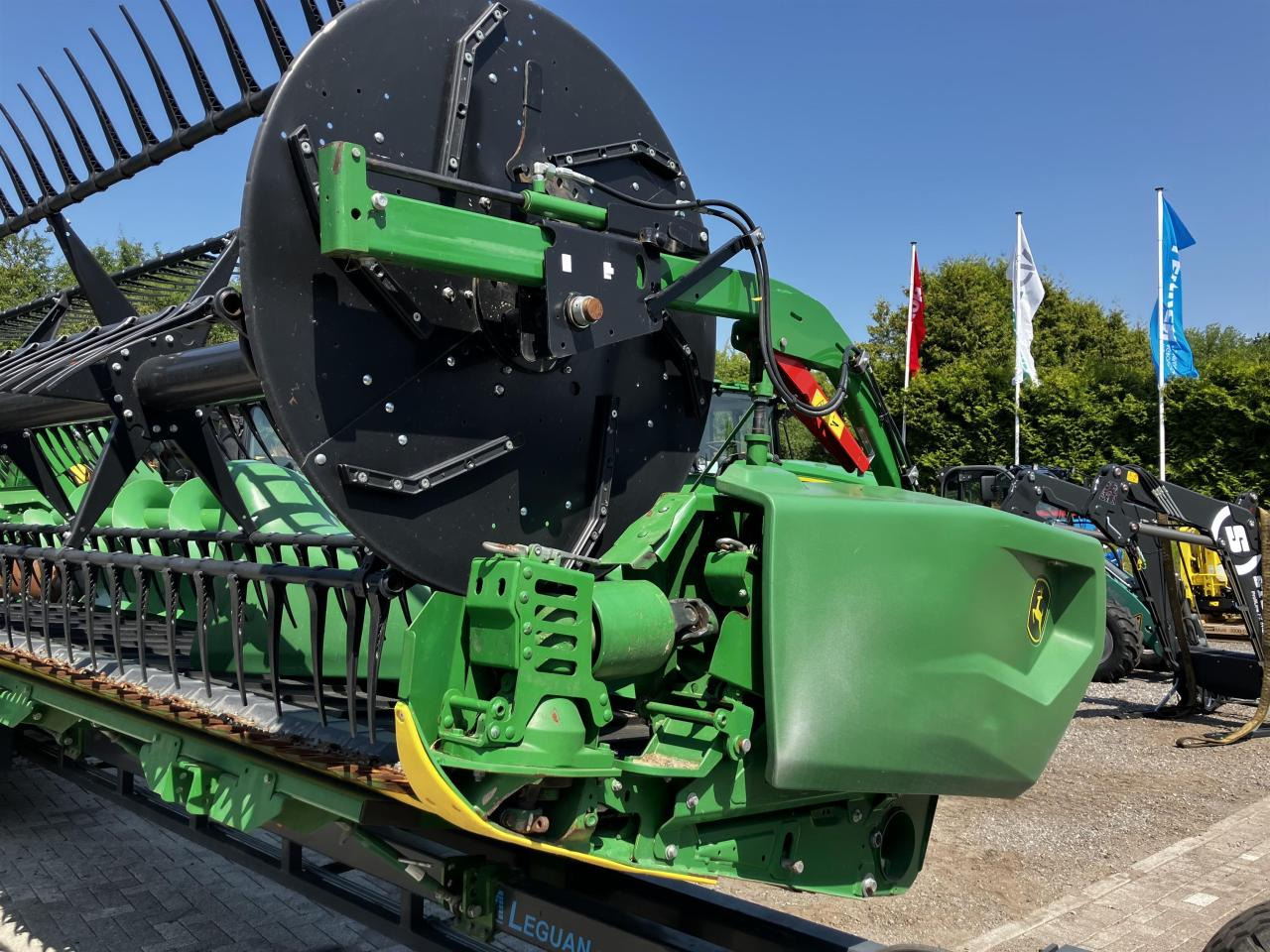 John Deere RD40F - Forage harvester attachment: picture 3 John Deere RD40F - Forage harvester attachment: picture 3