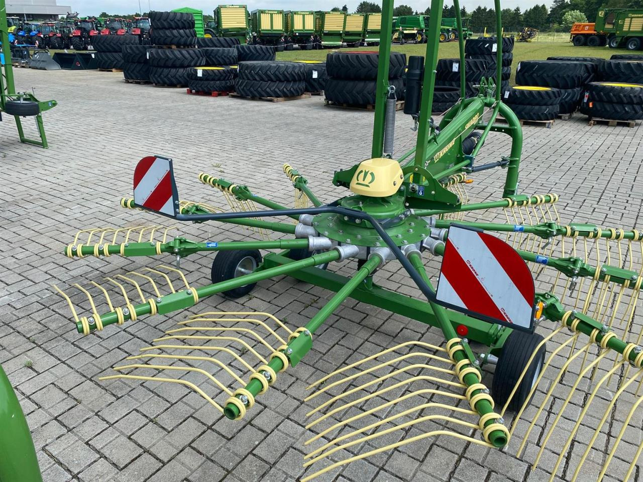 Krone Swadro S 420 - Tedder/ Rake: picture 3 Krone Swadro S 420 - Tedder/ Rake: picture 3