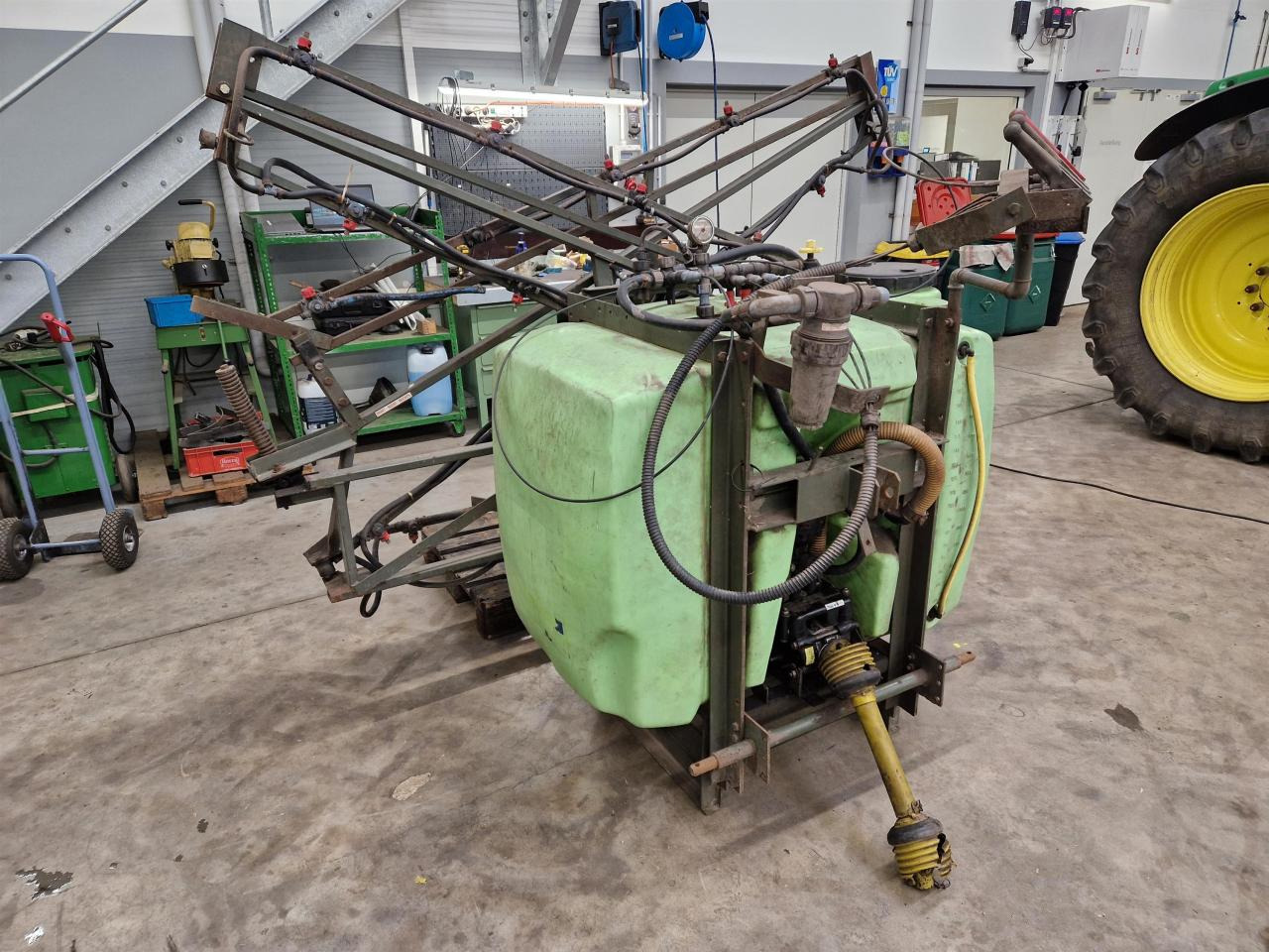 Tecnoma 800 Liter - Tractor mounted sprayer: picture 1 Tecnoma 800 Liter - Tractor mounted sprayer: picture 1