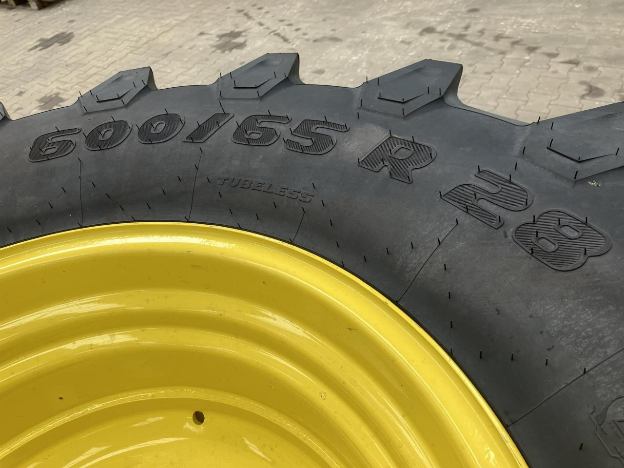Trelleborg 600/65R28 - Tire for Agricultural machinery: picture 2 Trelleborg 600/65R28 - Tire for Agricultural machinery: picture 2