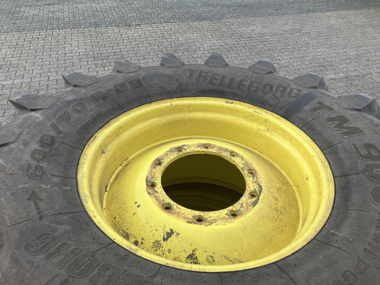 Trelleborg 600/70R28 & 650/85R38 - Tire for Agricultural machinery: picture 3 Trelleborg 600/70R28 & 650/85R38 - Tire for Agricultural machinery: picture 3