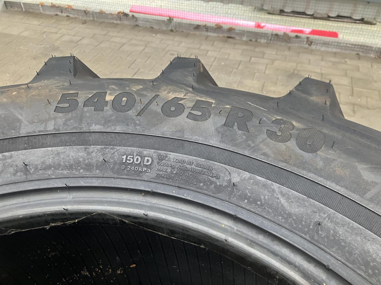 Vredestein 540/65R30 - Tire for Agricultural machinery: picture 4 Vredestein 540/65R30 - Tire for Agricultural machinery: picture 4