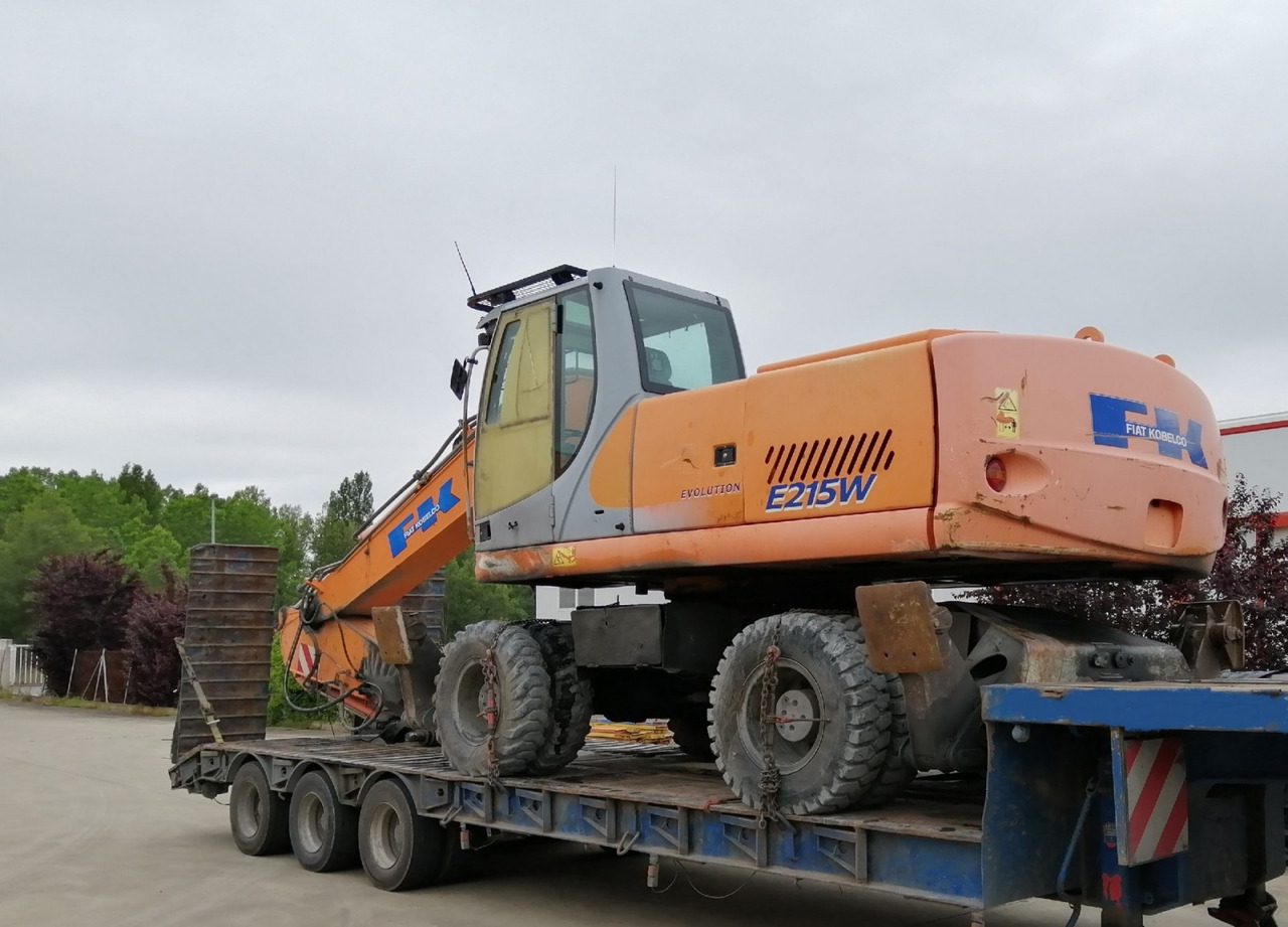 EXCABADORA DE RUEDAS E215W - Wheel excavator: picture 4 EXCABADORA DE RUEDAS E215W - Wheel excavator: picture 4