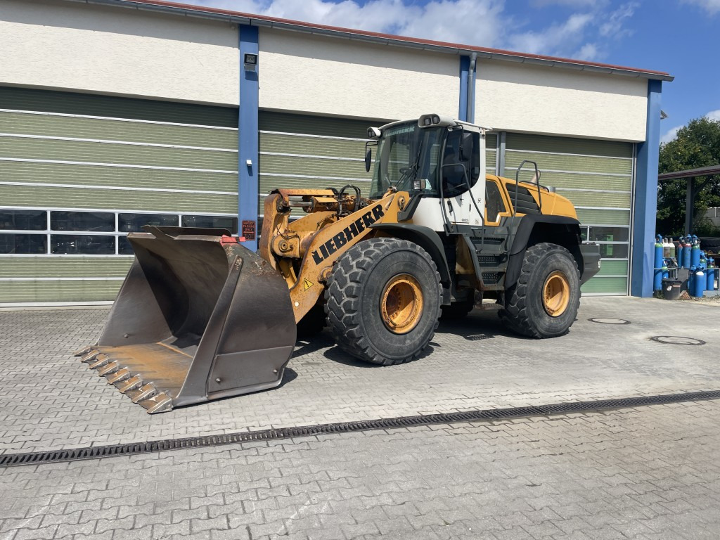 Liebherr L 576 - Wheel loader: picture 1 Liebherr L 576 - Wheel loader: picture 1