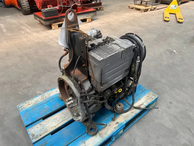 Deutz F2L 1011 Diesel Motor 20.5 kW 28 PK 2 cylinder diesel Engine - Engine for Material handling equipment: picture 3 Deutz F2L 1011 Diesel Motor 20.5 kW 28 PK 2 cylinder diesel Engine - Engine for Material handling equipment: picture 3