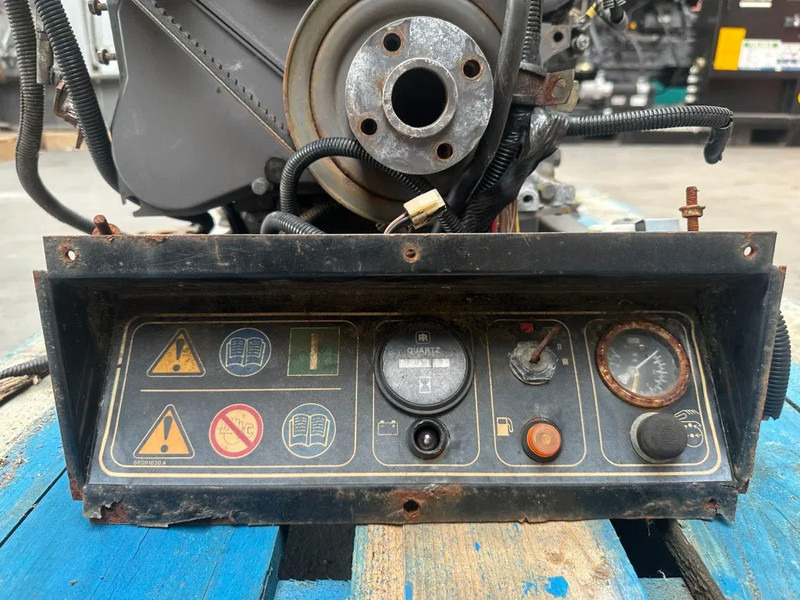 Deutz F2L 1011 Diesel Motor 20.5 kW 28 PK 2 cylinder diesel Engine - Engine for Material handling equipment: picture 4 Deutz F2L 1011 Diesel Motor 20.5 kW 28 PK 2 cylinder diesel Engine - Engine for Material handling equipment: picture 4