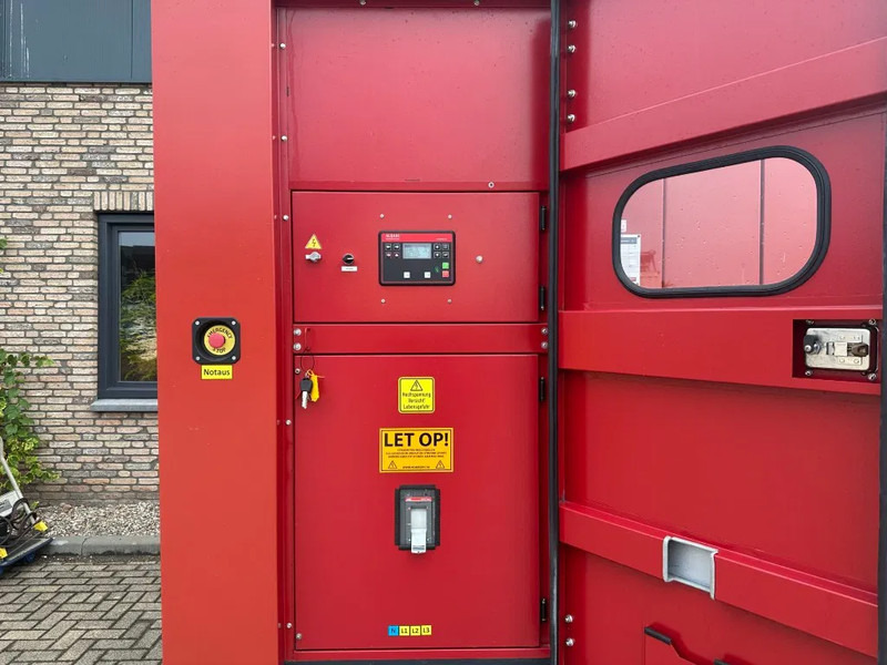 Doosan Mecc Alte Spa 680 kVA Silent generatorset as New Demo 2021 ! - Generator set: picture 2 Doosan Mecc Alte Spa 680 kVA Silent generatorset as New Demo 2021 ! - Generator set: picture 2