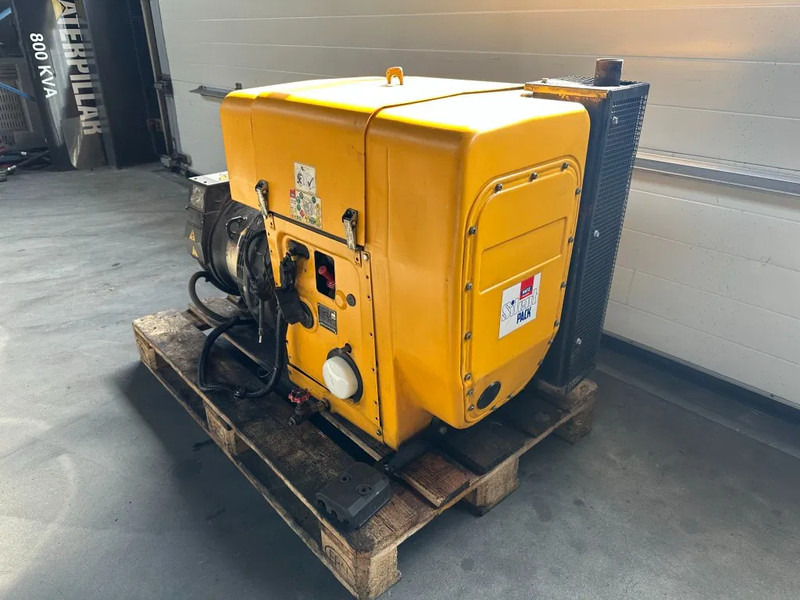 Hatz 2L41C Stamford 17.5 kVA Silentpack generatorset - Generator set: picture 5 Hatz 2L41C Stamford 17.5 kVA Silentpack generatorset - Generator set: picture 5