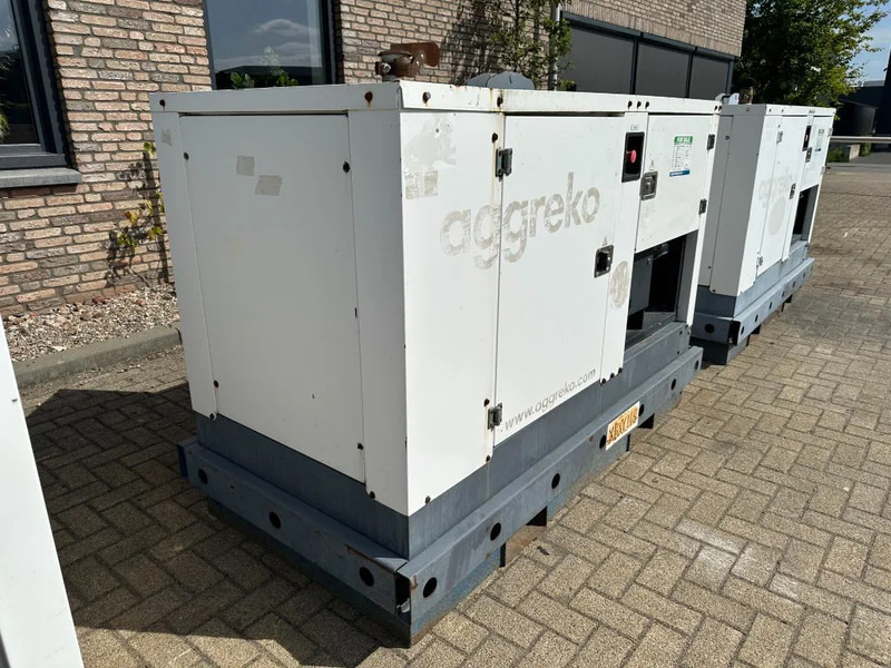 Iveco FPT F32 AM1A Leroy Somer 32 kVA Silent generatorset 129 hours ! - Generator set: picture 4 Iveco FPT F32 AM1A Leroy Somer 32 kVA Silent generatorset 129 hours ! - Generator set: picture 4