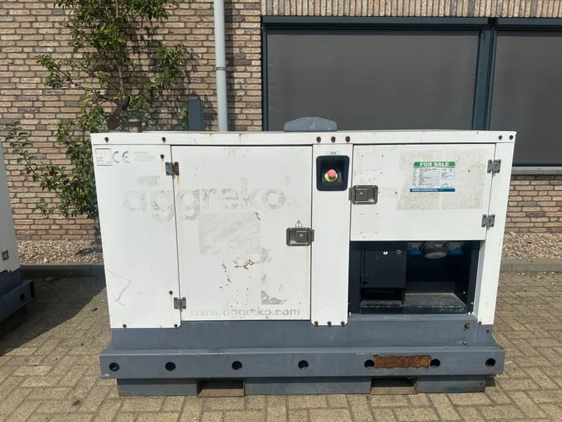 Iveco FPT F32 AM1A Leroy Somer 32 kVA Silent generatorset 251 hours ! - Generator set: picture 1 Iveco FPT F32 AM1A Leroy Somer 32 kVA Silent generatorset 251 hours ! - Generator set: picture 1