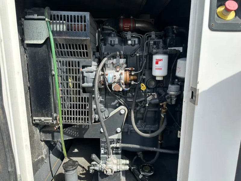 Iveco FPT F32 AM1A Leroy Somer 32 kVA Silent generatorset 408 hours ! - Generator set: picture 4 Iveco FPT F32 AM1A Leroy Somer 32 kVA Silent generatorset 408 hours ! - Generator set: picture 4