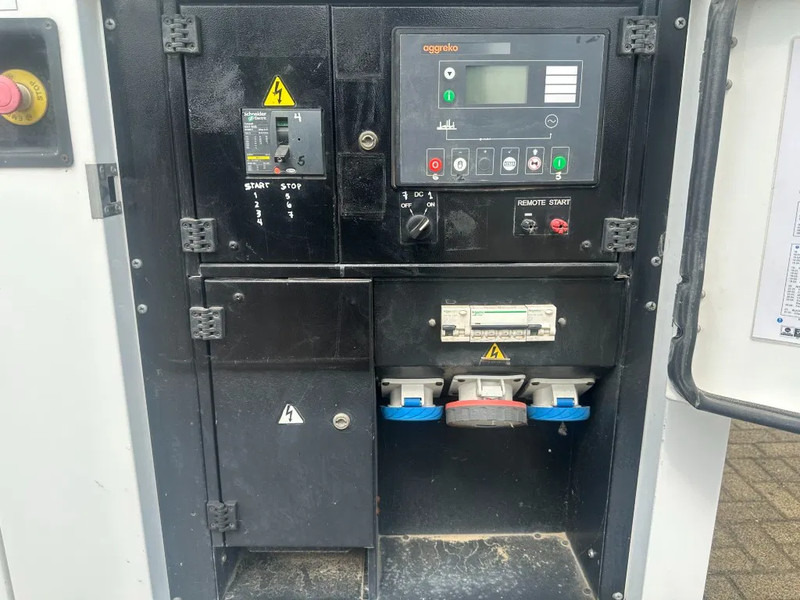 Iveco FPT F32 AM1A Leroy Somer 32 kVA Silent generatorset 92 hours ! - Generator set: picture 4 Iveco FPT F32 AM1A Leroy Somer 32 kVA Silent generatorset 92 hours ! - Generator set: picture 4