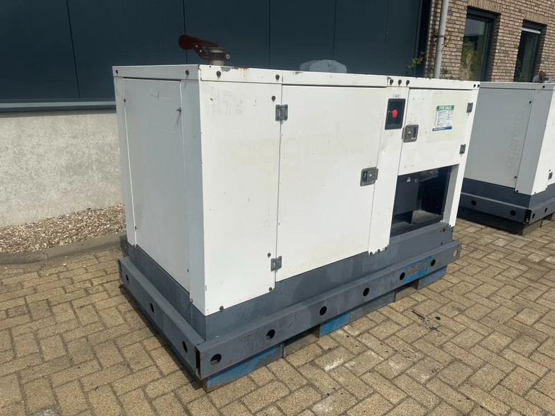 Iveco FPT F32 AM1A Leroy Somer 32 kVA Silent generatorset .... hours ! - Generator set: picture 1 Iveco FPT F32 AM1A Leroy Somer 32 kVA Silent generatorset .... hours ! - Generator set: picture 1