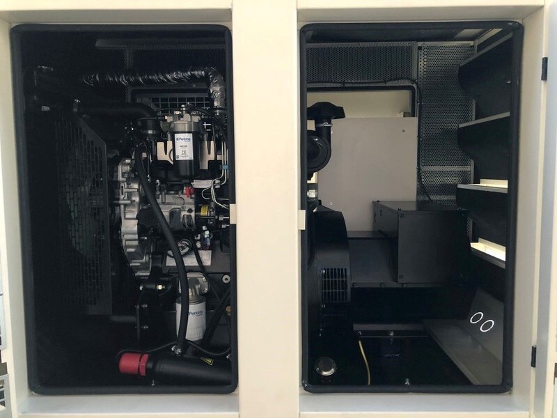 Perkins 33 kVA Supersilent generatorset - Generator set: picture 2 Perkins 33 kVA Supersilent generatorset - Generator set: picture 2