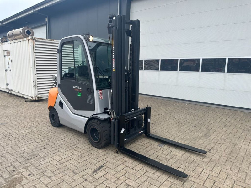 Still RX70-30T 3 ton Triplex Freelift Sideshift LPG Heftruck - LPG forklift: picture 5 Still RX70-30T 3 ton Triplex Freelift Sideshift LPG Heftruck - LPG forklift: picture 5
