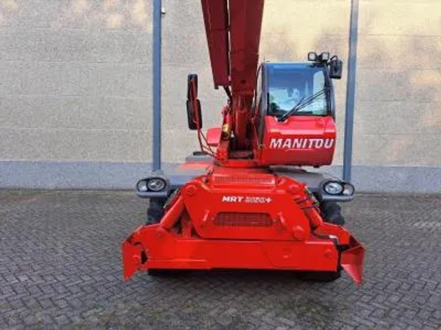 Manitou MRT 2150+ Privilege All-Terrain Rotating Telehandler (2015) - Telescopic handler: picture 2 Manitou MRT 2150+ Privilege All-Terrain Rotating Telehandler (2015) - Telescopic handler: picture 2