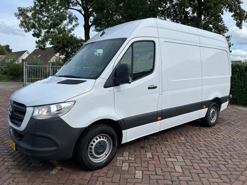 Mercedes-Benz Sprinter 317 1.9 CDI L2H1 - Panel van, Combi van: picture 1 Mercedes-Benz Sprinter 317 1.9 CDI L2H1 - Panel van, Combi van: picture 1