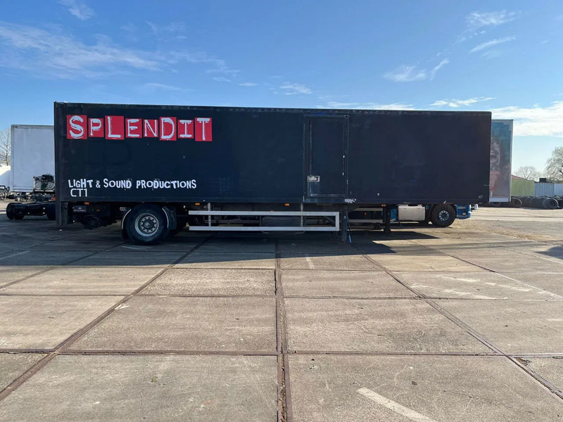 Netam-Fruehauf ONCRK 22110 - Closed box semi-trailer: picture 3 Netam-Fruehauf ONCRK 22110 - Closed box semi-trailer: picture 3