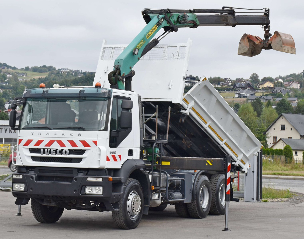 Iveco TRAKKER 360 * Kipper 5,20m* PK 16502 / FUNK*6x4 - Crane truck: picture 3 Iveco TRAKKER 360 * Kipper 5,20m* PK 16502 / FUNK*6x4 - Crane truck: picture 3