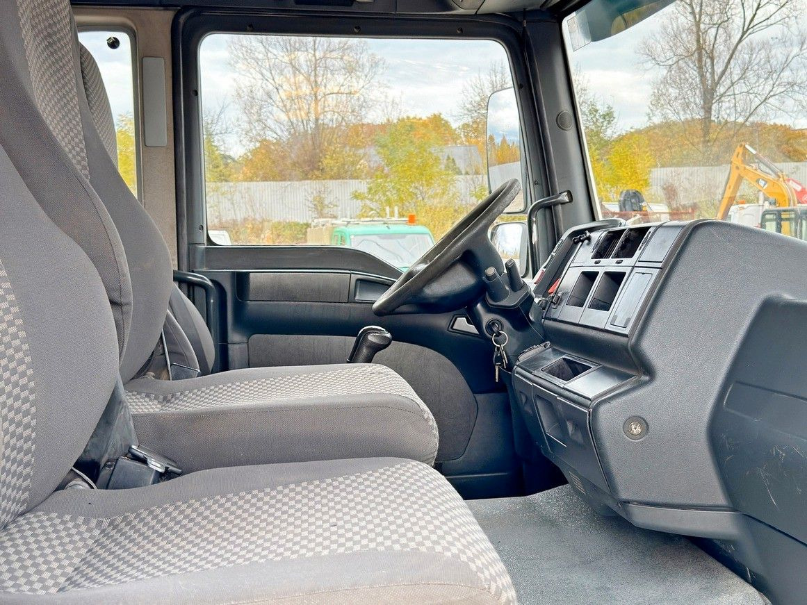 Crane truck MAN TGA 35.430 * HIAB 700 E - 6 + FUNK* TOPZUSTAND: picture 11 Crane truck MAN TGA 35.430 * HIAB 700 E - 6 + FUNK* TOPZUSTAND: picture 11