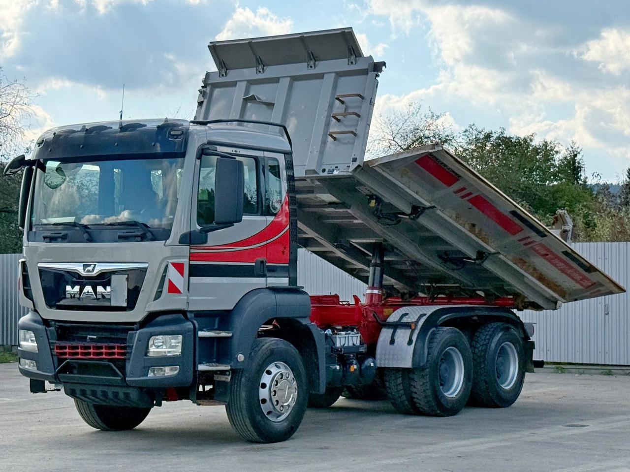 MAN TGS 26.460 * Kipper 4,90m+BORDMATIC * 6x4 * TOP - Tipper, Crane truck: picture 3 MAN TGS 26.460 * Kipper 4,90m+BORDMATIC * 6x4 * TOP - Tipper, Crane truck: picture 3