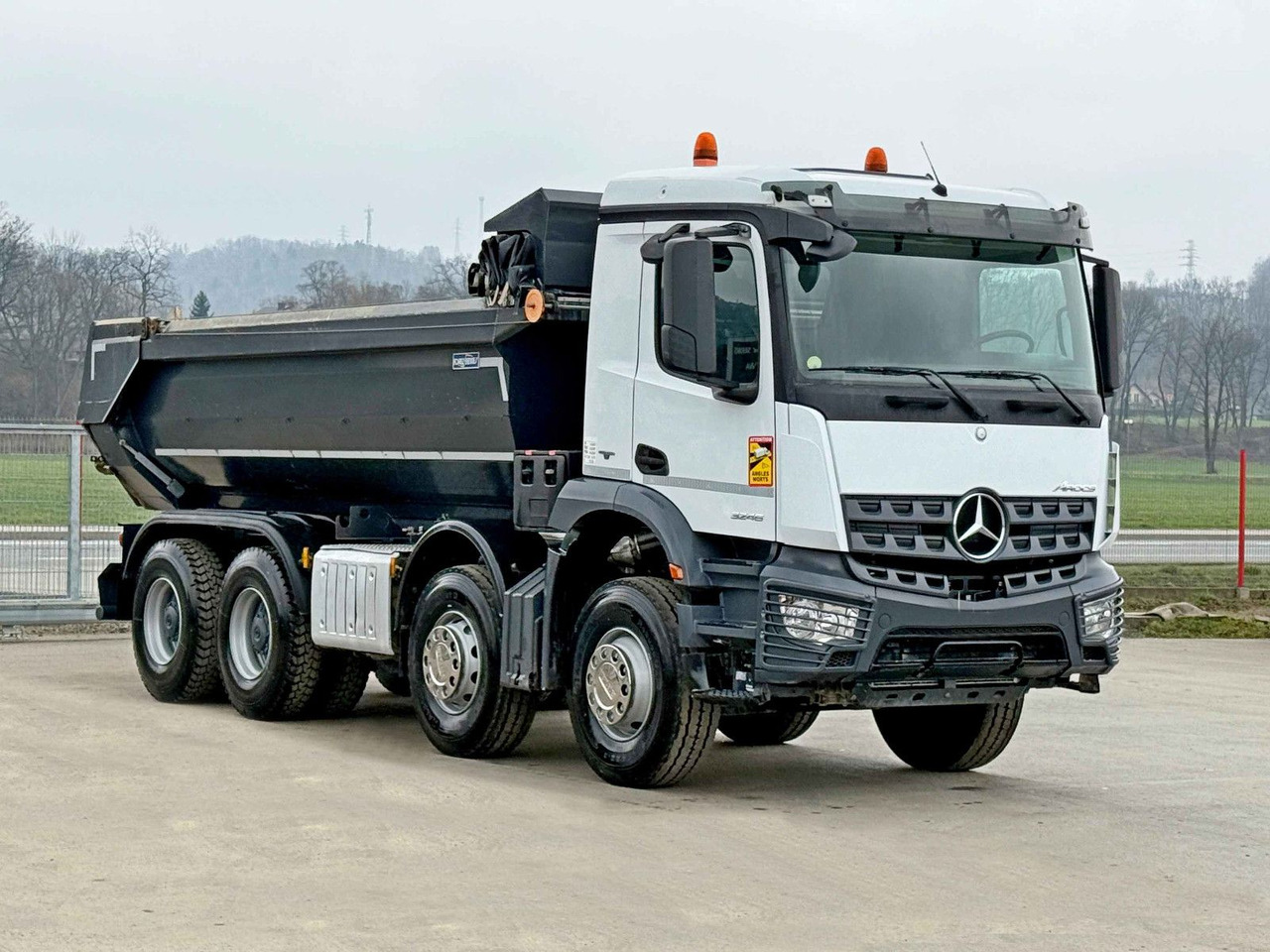Mercedes-Benz AROCS 3246* KIPPER / 8x4 * TOPZUSTAND - Tipper: picture 2 Mercedes-Benz AROCS 3246* KIPPER / 8x4 * TOPZUSTAND - Tipper: picture 2