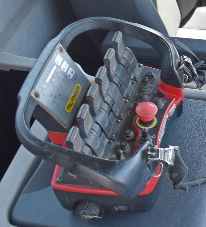 Crane truck, Dropside/ Flatbed truck Renault C 320 * PK 12002 EH A + FUNK * TOPZUSTAND Renault C 320 * PK 12002 EH A + FUNK * TOPZUSTAND: picture 13