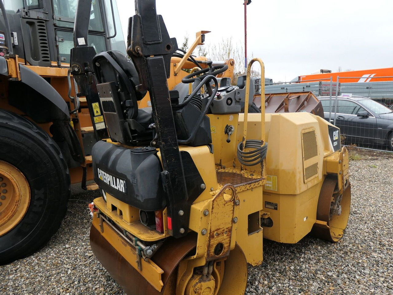 Caterpillar CB24 XT - Road roller: picture 4 Caterpillar CB24 XT - Road roller: picture 4