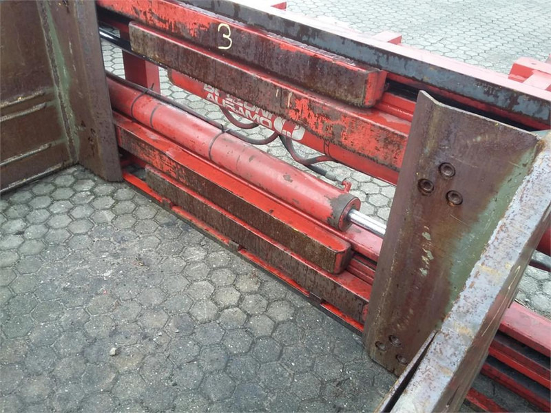 BOLZONI AURAMO BA-65PF - Attachment for Material handling equipment: picture 4 BOLZONI AURAMO BA-65PF - Attachment for Material handling equipment: picture 4