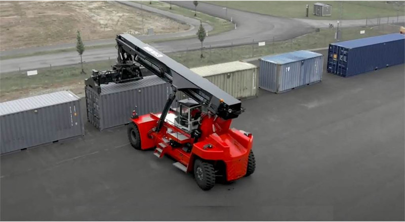 Kalmar DRU450-62S5 - Reach stacker: picture 3 Kalmar DRU450-62S5 - Reach stacker: picture 3
