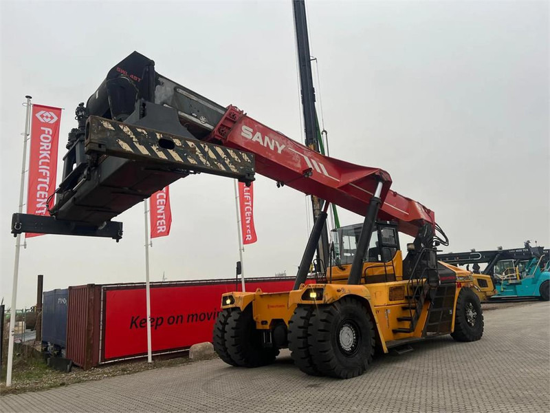 Sany RSC45C1 - Reach stacker: picture 4 Sany RSC45C1 - Reach stacker: picture 4