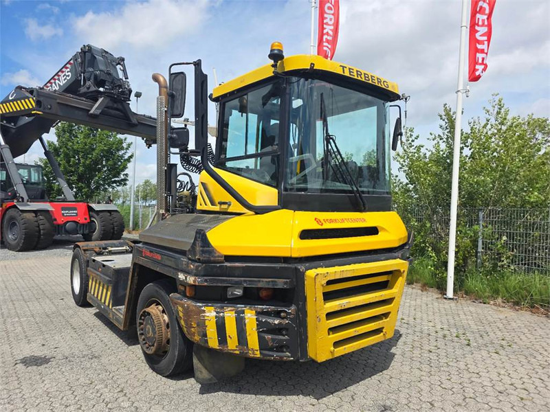 Terberg RT283 4x4 - Terminal tractor: picture 1 Terberg RT283 4x4 - Terminal tractor: picture 1